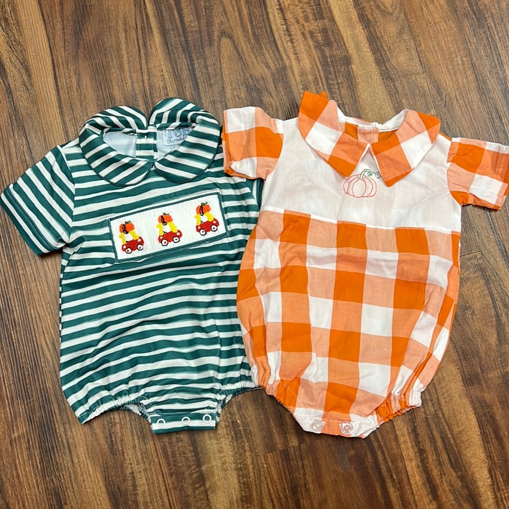 Baby boy fall bubble outfits size 3 months. Like new, great condition.